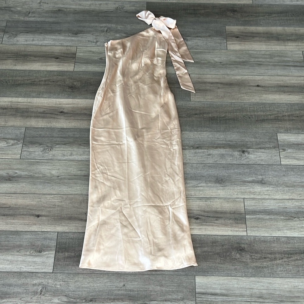 Lulu's One Shoulder Dress in Champagne